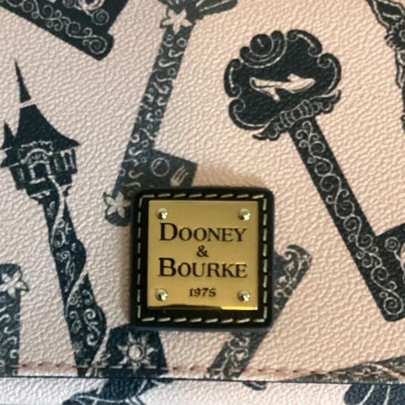 Dooney & Bourke /Disney Parks Wallet\Crossbody. NWT - Picture 4 of 8